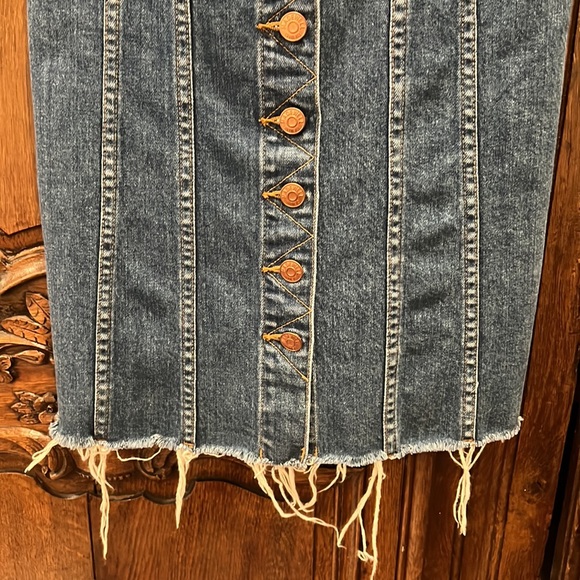 Madewell denim dress 🌟 - Picture 3 of 6
